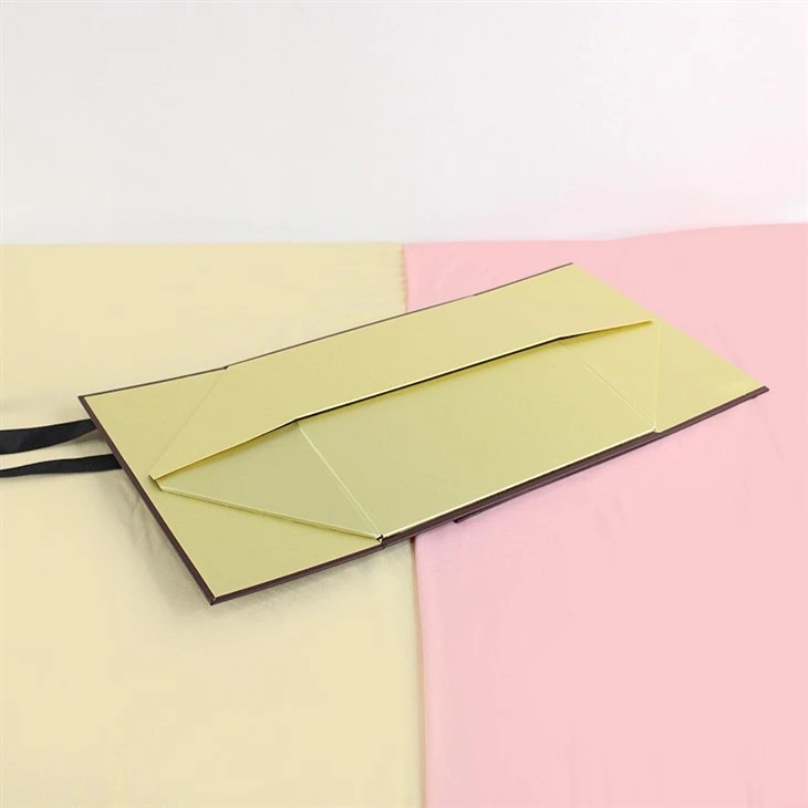 folding magnetic gift box with ribbon (1)